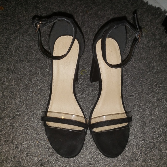 Open toe heels - Picture 2 of 3